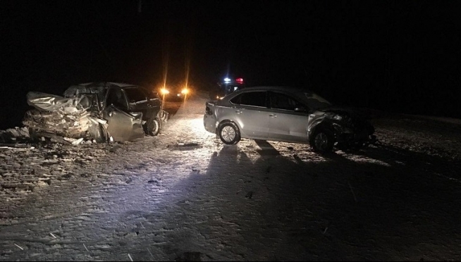 В Марий Эл пьяный водитель на иномарке разбил ВАЗ-2112