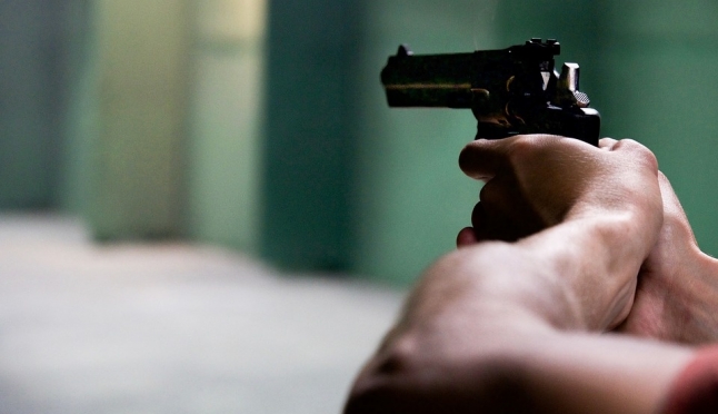 Йошкар-олинский грабитель представился полицейским и угрожал жертве «пистолетом»