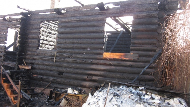В Звениговском районе сгорели дом и автомобиль