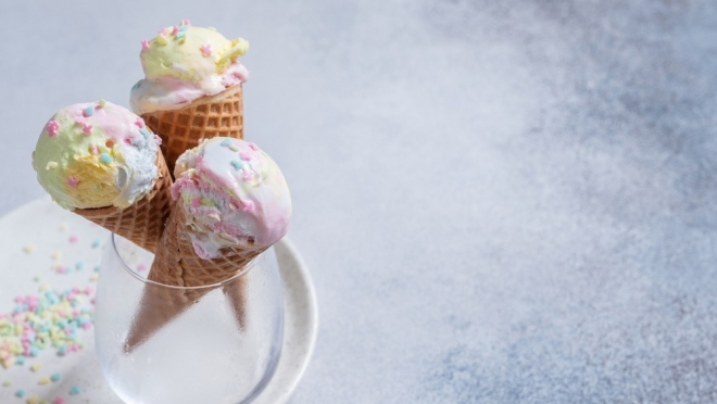 В России предлагают запретить продавать детям алкогольное мороженое