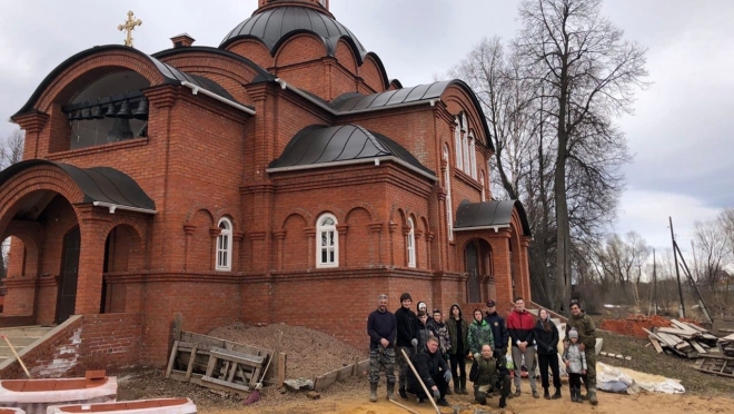 Спортсмены клуба «Рать» приняли участие в стройке храма в Цибикнуре