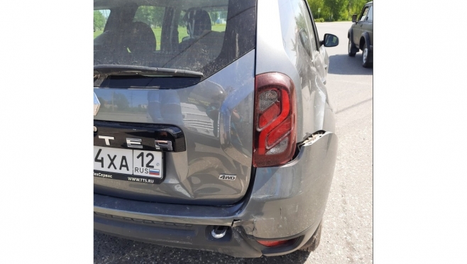 В Йошкар-Оле произошло столкновение автобуса и Renault