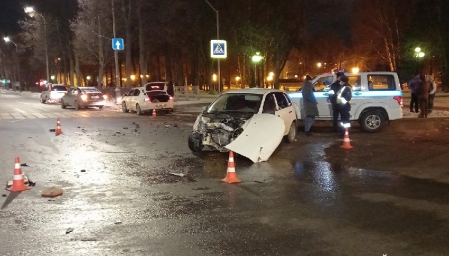 В Йошкар-Оле 20-летняя девушка-водитель спровоцировала ДТП на перекрёстке