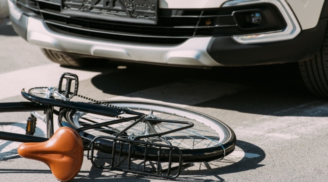 Наезды на пешеходов и велосипедистов — новая тема эфира на Русском Радио