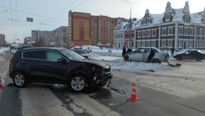 В сводках выходного дня автомашины Kia