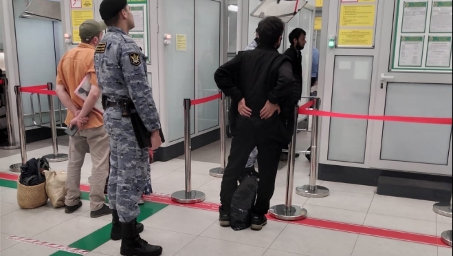 Судебные приставы Марий Эл выдворили за пределы РФ нелегалов