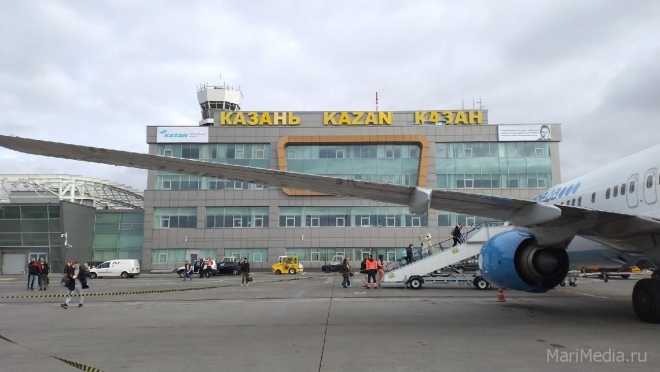 Самолёт, вылетевший в Сочи, экстренно вернулся в аэропорт Казани