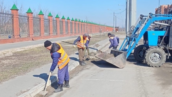 На дорогах Йошкар-Олы сегодня работает 53 единицы спецтехники