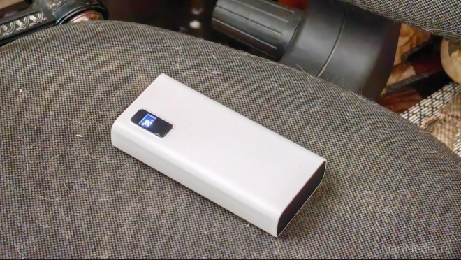 На борту самолёта у пассажира взорвался пауэрбанк