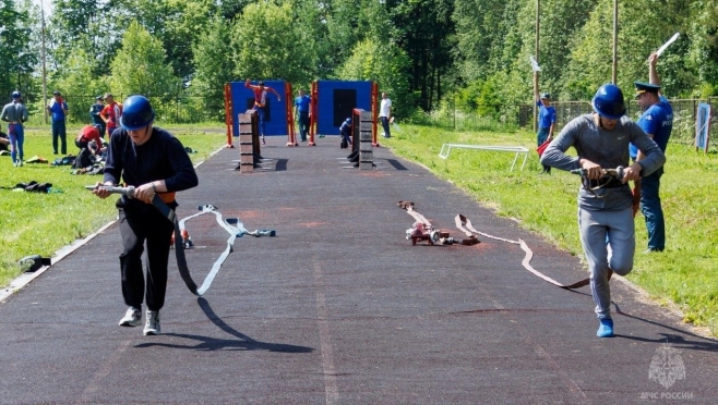 В Йошкар-Оле спасатели соревновались в Чемпионате по пожарно-спасательному спорту