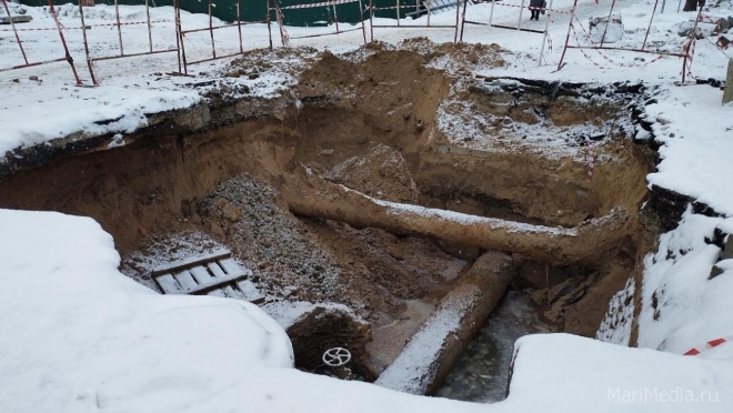 В Сурке более 2,5 тысячи человек из-за течи в колодце остались без холодной воды