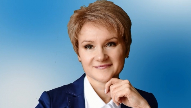 Лариса Ревуцкая в прямом эфире расскажет о поддержке талантливой молодёжи и дополнительном образовании школьников