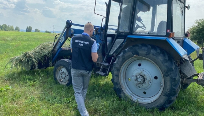 Тракториста обвиняют в причинении смерти по неосторожности своему сыну