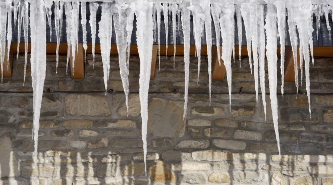 В мэрии Йошкар-Олы напомнили, кто отвечает за сосульки на крышах домов