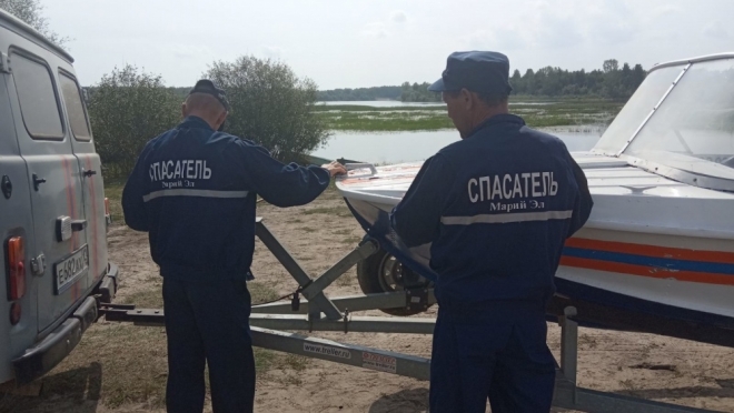В Звениговском районе затонул катер