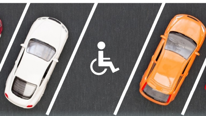 Для автомобилей, на которых перевозится инвалид, нужно оформить разрешение на бесплатную парковку