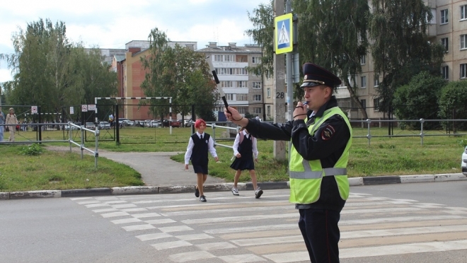 В Марий Эл сотрудники ГИБДД сегодня начали дежурить на пешеходных переходах