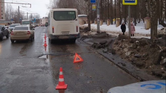 В Йошкар-Оле женщина оказалась под колёсами маршрутки