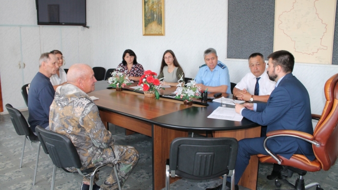 Крыша течёт – баня не работает: жители Параньги обратились за помощью к федеральному инспектору