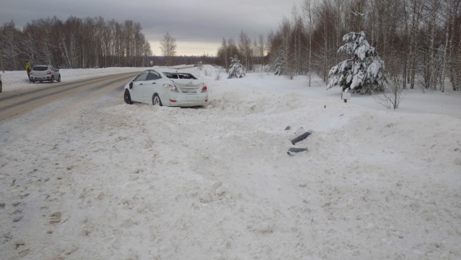 В Волжском районе перевернулась иномарка с детьми
