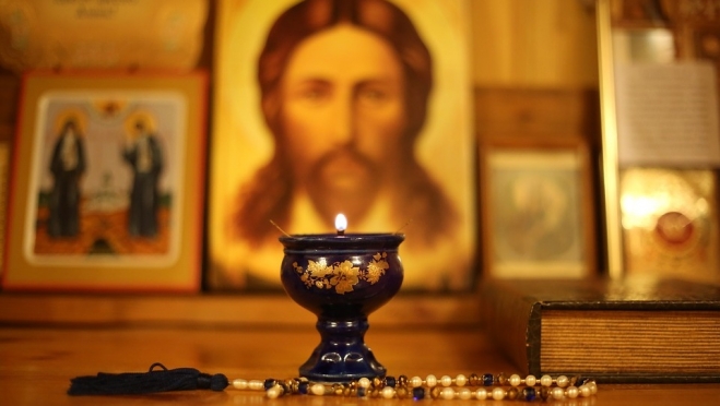Православные христиане отмечают Сретенье Господне