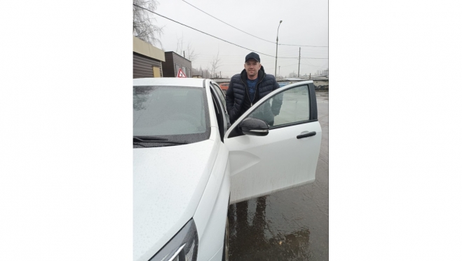 Ветеран СВО из Советского района с парной ампутацией учится водить машину