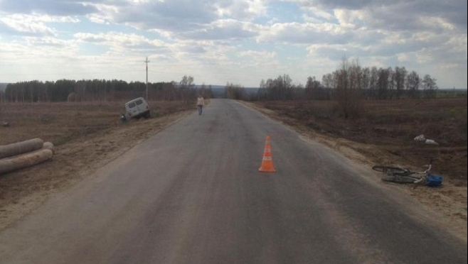 В Волжском районе УАЗик сбил велосипедиста