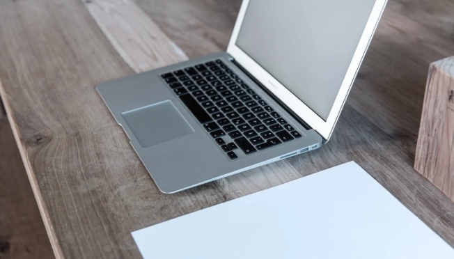 Школьный охранник украл 5 ноутбуков