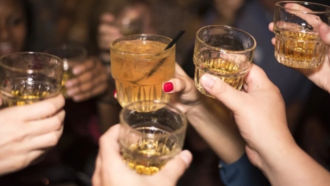 Жители России на самоизоляции стали меньше пить