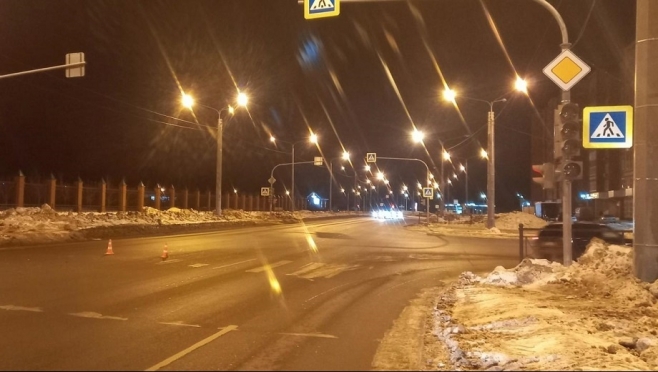 В Йошкар-Оле иномарка на пешеходном переходе сбила человека