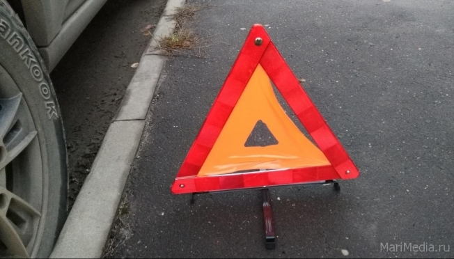 Автоледи на иномарке устроила ДТП на загородной трассе