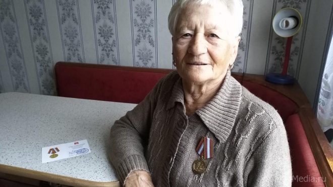 85-летней жительнице Йошкар-Олы вручили памятную медаль «Дети войны»