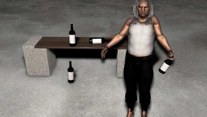 Пьяный рецидивист пытался выйти с бутылкой конька через разбитую витрину