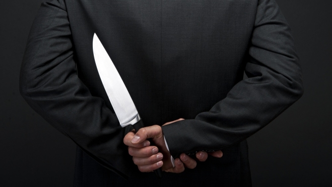 В Марий Эл мужчина тяжело ранил подростка ножом в живот