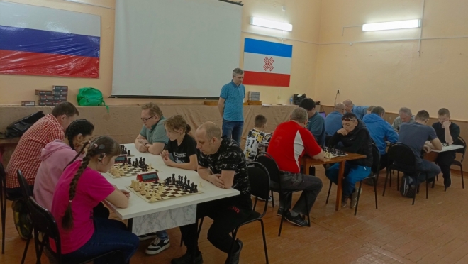 В Йошкар-Оле за звание лучших боролись 17 шахматистов с нарушением слуха