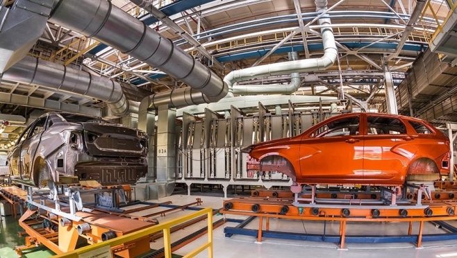 Российский автогигант поднимает цены на свои автомобили