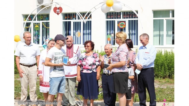 В Марий Эл для влюблённых пар сделали скамью