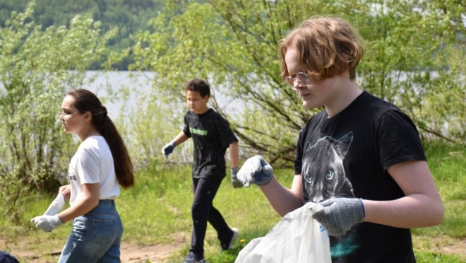 С берега Волги в Кокшайске собрали 50 мешков мусора