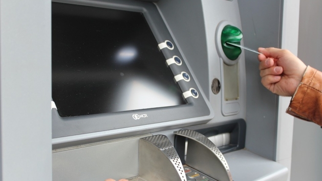 ФАС предложила убрать комиссии при снятии наличных в банкоматах