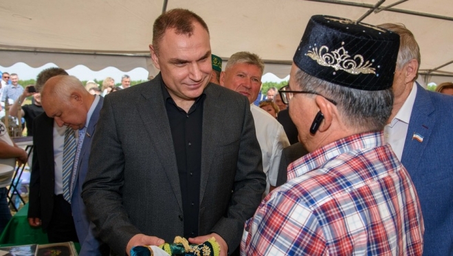 Юрий Зайцев поздравил мусульман с праздником Курбан-байрам