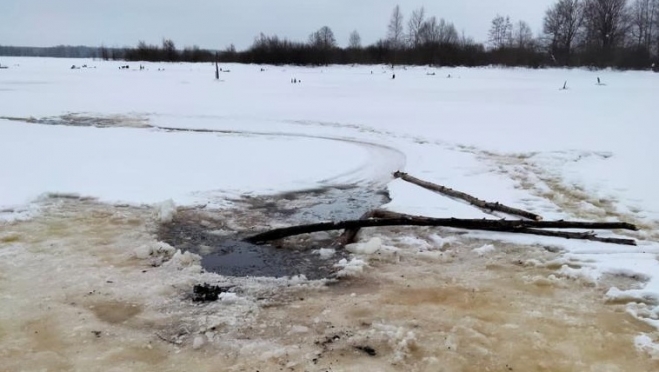 На Волге в районе Волжска сегодня под лёд  провалился 44-летний рыбак