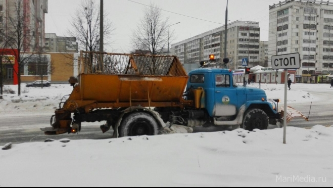 В Йошкар-Оле уборка снега ведётся в режиме нон-стоп