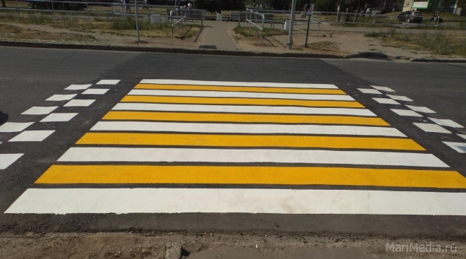 В Йошкар-Оле «зебры» заливают холодным пластиком