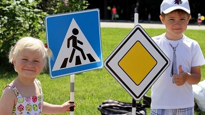 Лучший педагог по обучению детей основам безопасного поведения на дорогах может быть из Марий Эл