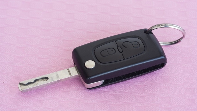 Йошкаролинец вынес из чужого автомобиля имущество на 71 тысячу рублей