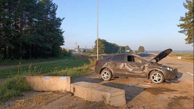 Ночные гонки по трассе для 22-летнего водителя закончились в больнице