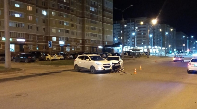 В Йошкар-Оле на бульваре Ураева столкнулись два Hyundai
