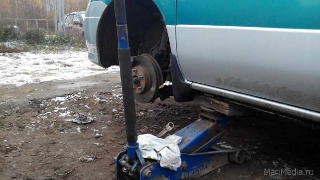 Эксперты считают, что уже можно менять зимние шины на летние