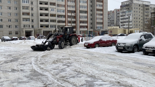 В Йошкар-Оле на уборке снега во дворах трудятся 592 дворника и 24 единицы техники