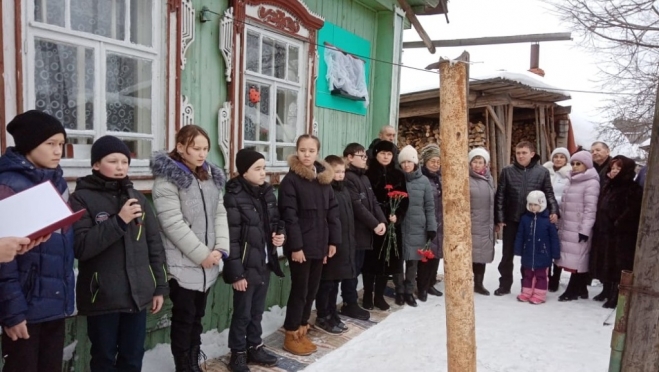 В деревне Кокшамары установили мемориальную доску участнику ВОВ